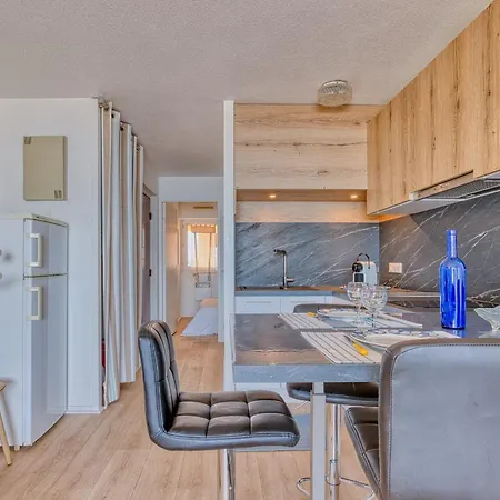 Michelet Apartment *